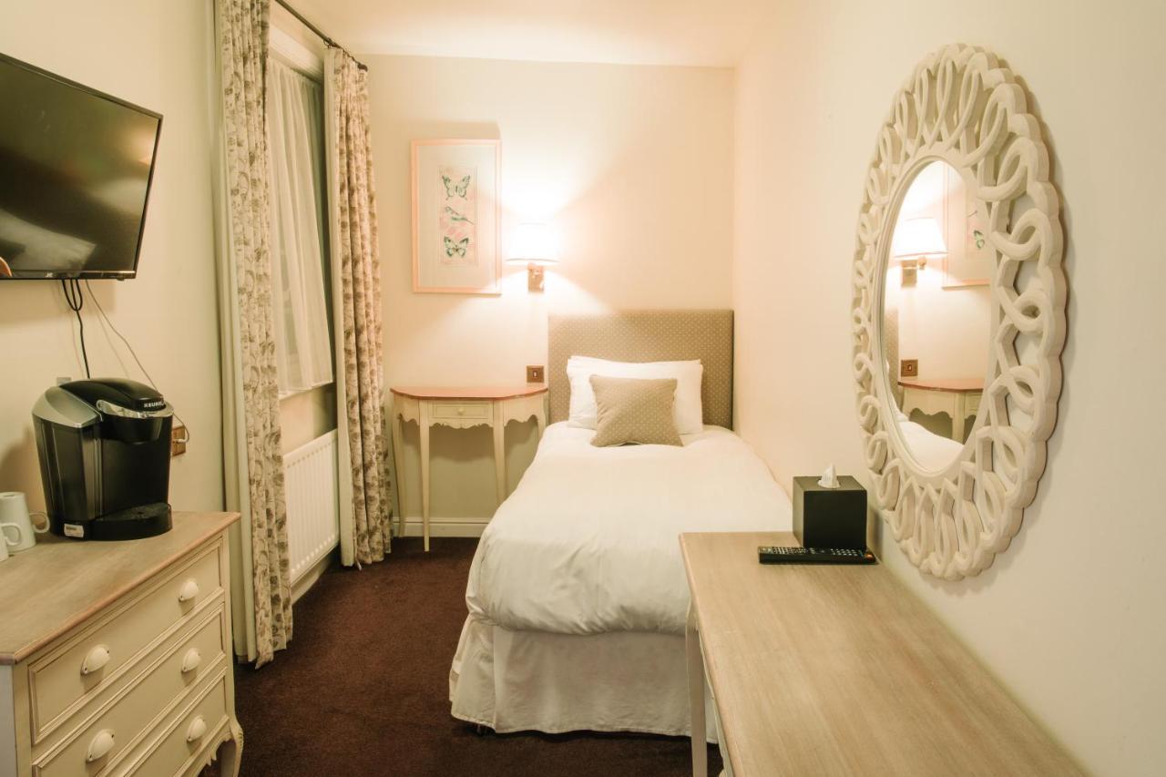 The Old Fourpenny Hotel Warwick  Ngoại thất bức ảnh
